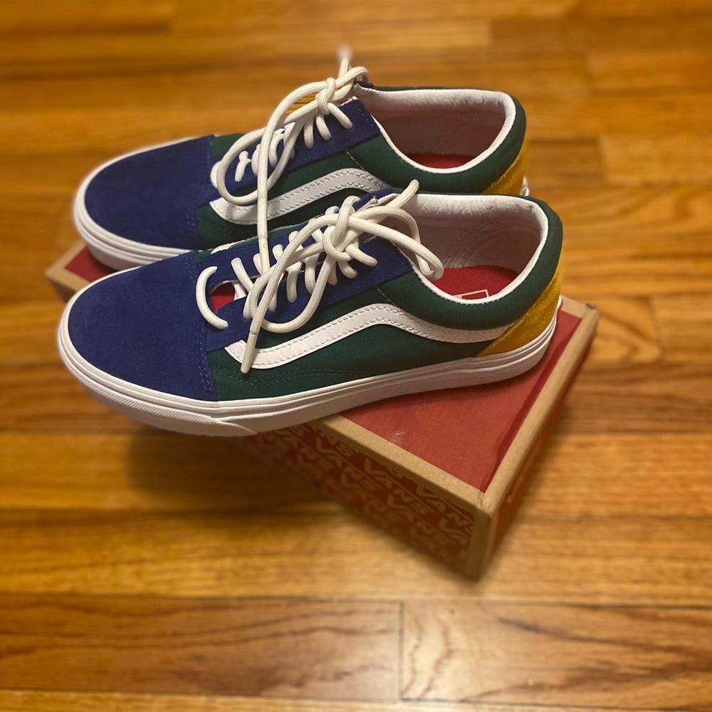 OLD SKOOL VANS YACHT CLUB